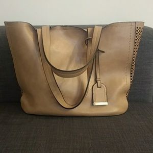 Kenneth Cole Reaction cream shoulder bag